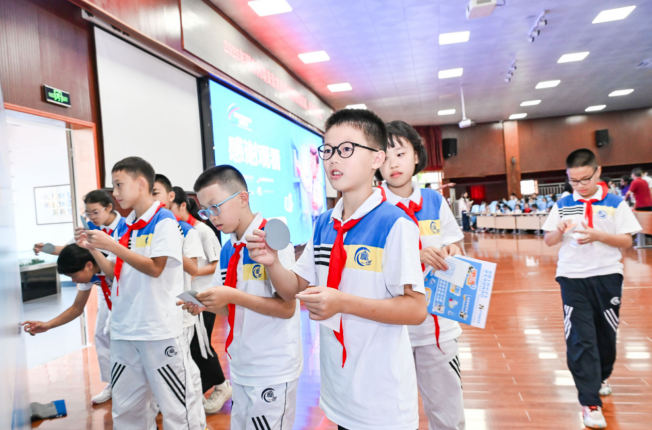 宣传周期间 成都青少年学辟谣防网害pg电子模拟器免费版国家网络安全(图2)